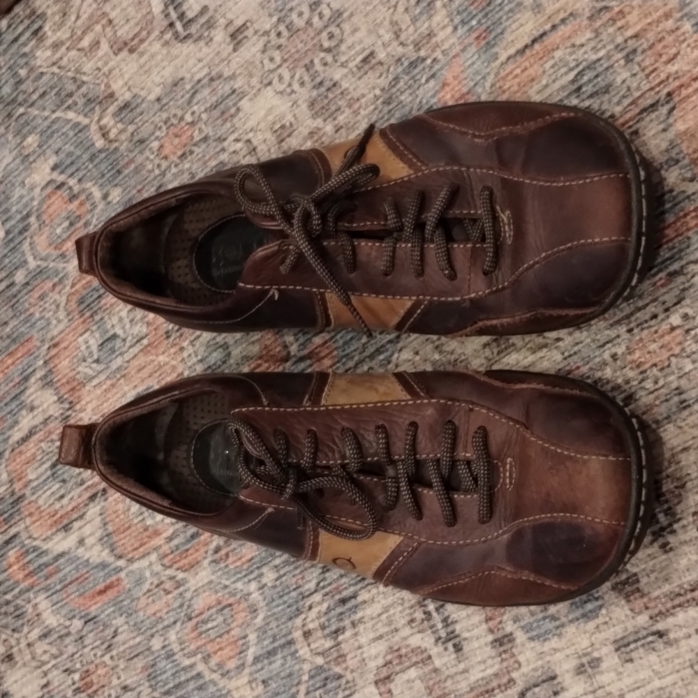 Born Leather Mens Sneaker Shoes size 10 1/2